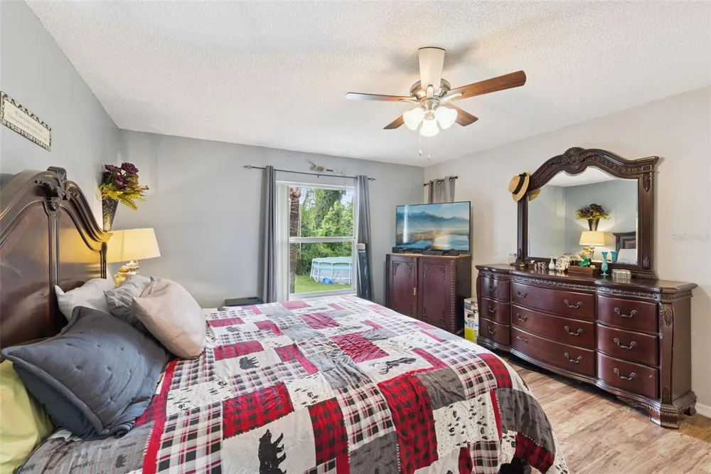 30724 FAIRVIEW AVENUE Tavares, FL 32778