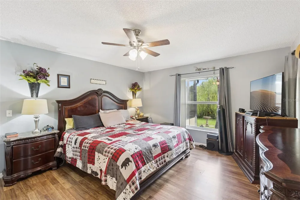 30724 FAIRVIEW AVENUE Tavares, FL 32778