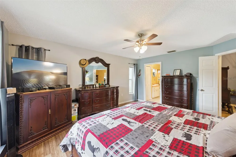 30724 FAIRVIEW AVENUE Tavares, FL 32778
