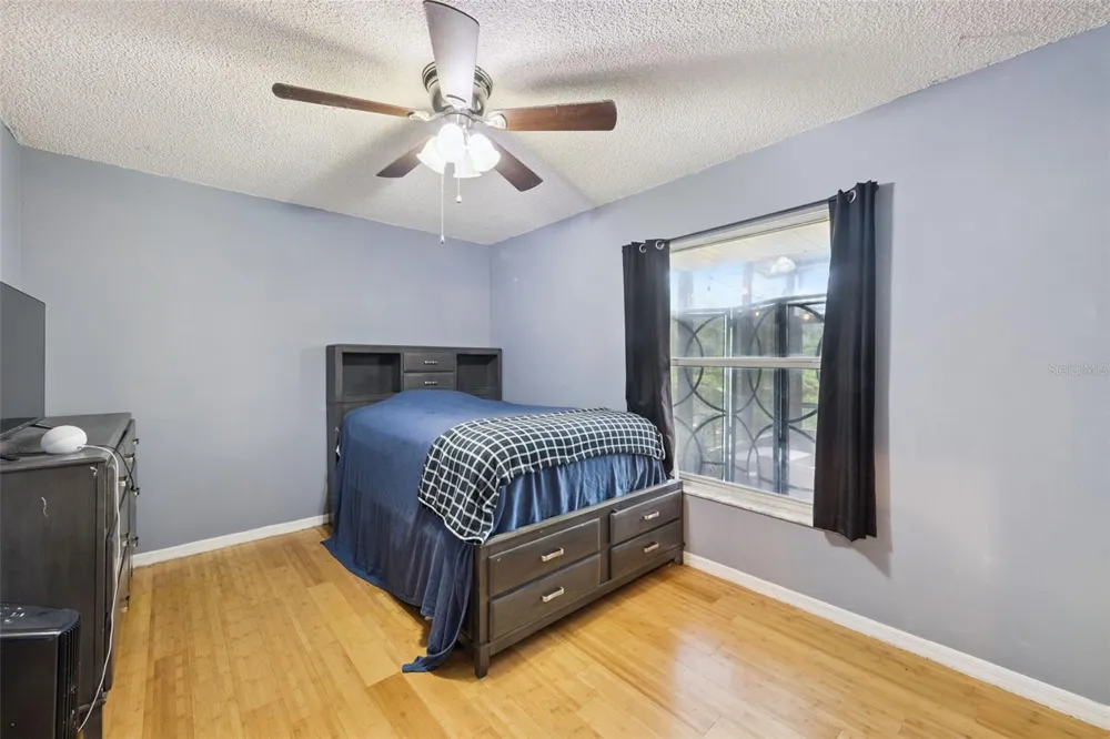 30724 FAIRVIEW AVENUE Tavares, FL 32778