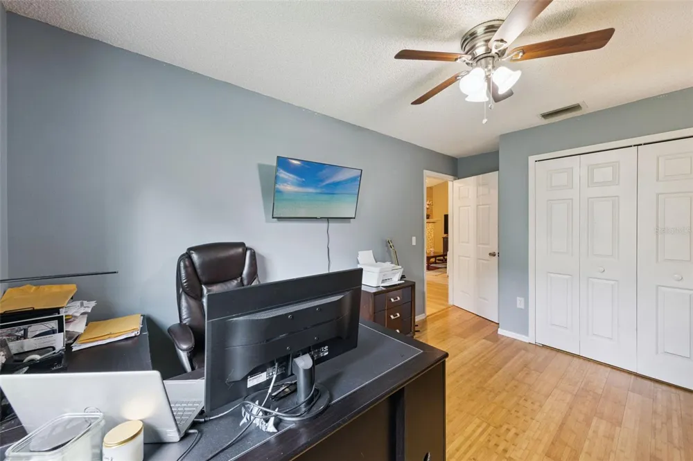 30724 FAIRVIEW AVENUE Tavares, FL 32778