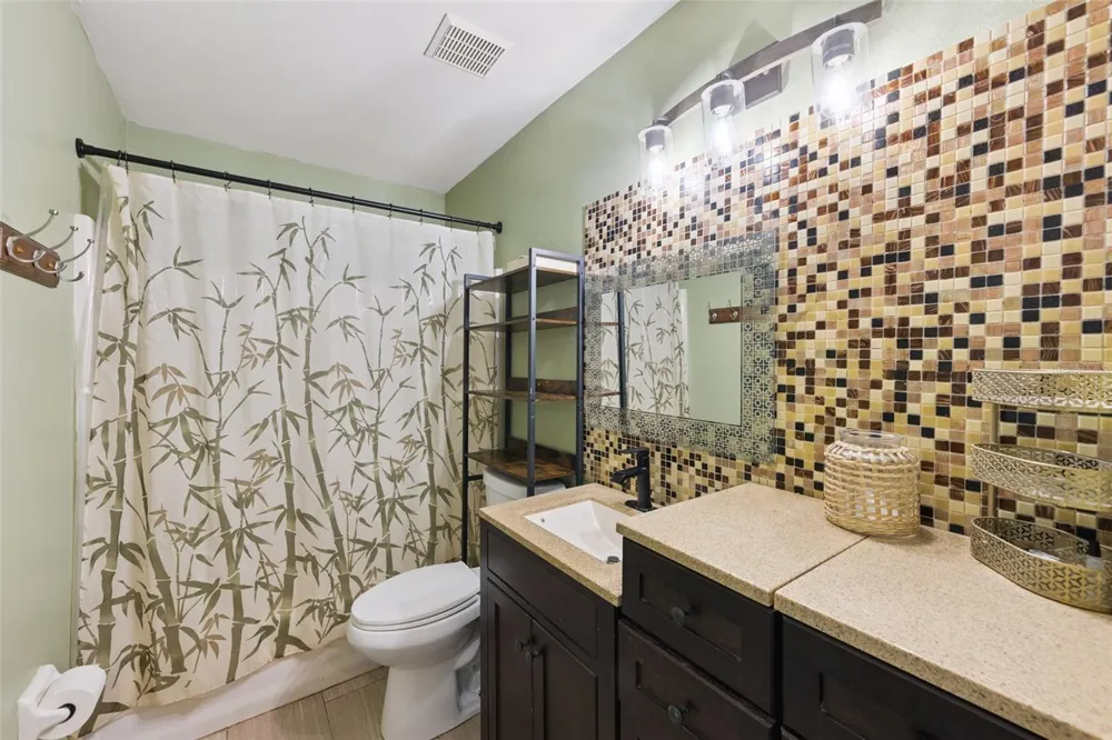 30724 FAIRVIEW AVENUE Tavares, FL 32778