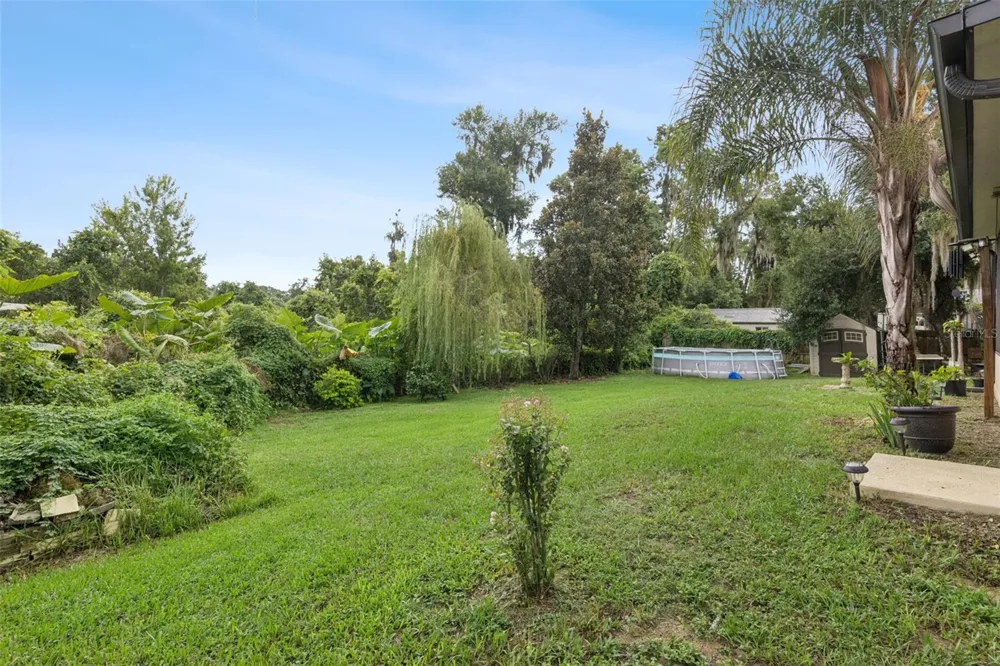 30724 FAIRVIEW AVENUE Tavares, FL 32778