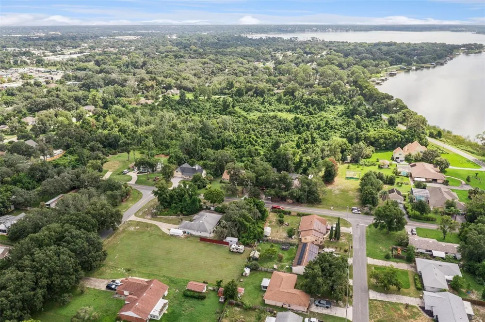 30724 FAIRVIEW AVENUE Tavares, FL 32778