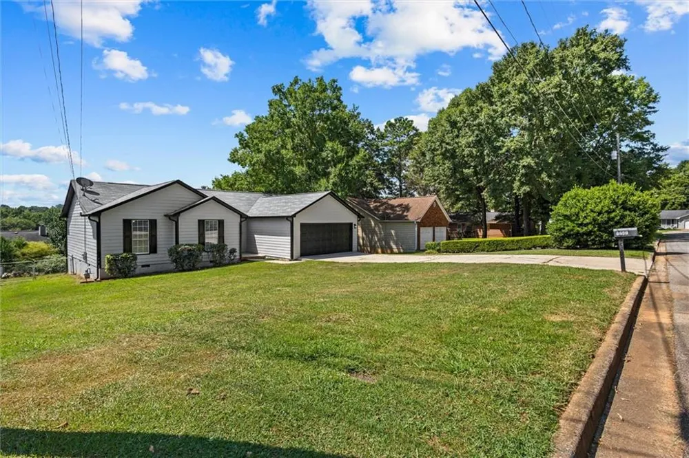 3679 Ashbill Rex, GA 30273