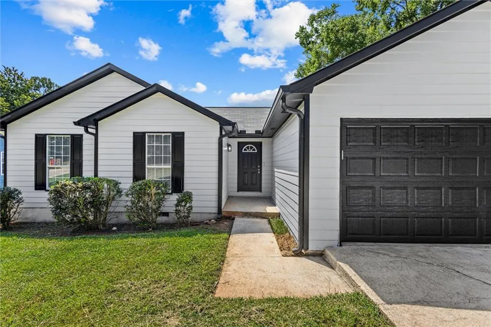 3679 Ashbill Rex, GA 30273