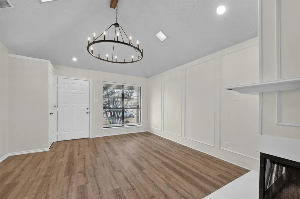 753 Red Oak Drive Lewisville, TX 75067