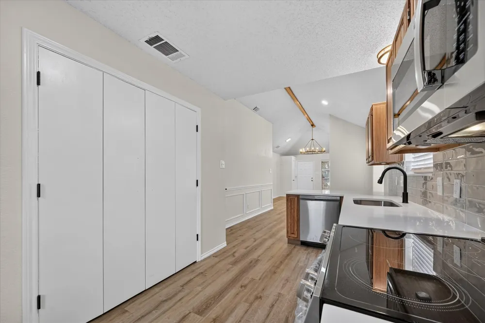 753 Red Oak Drive Lewisville, TX 75067