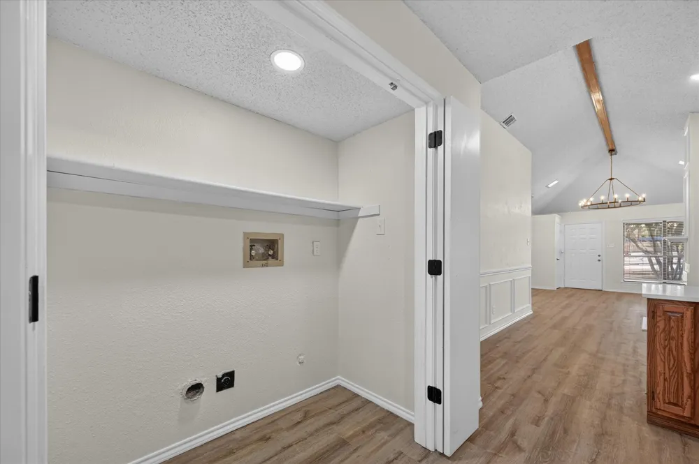 753 Red Oak Drive Lewisville, TX 75067