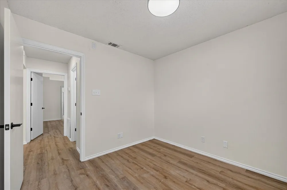 753 Red Oak Drive Lewisville, TX 75067