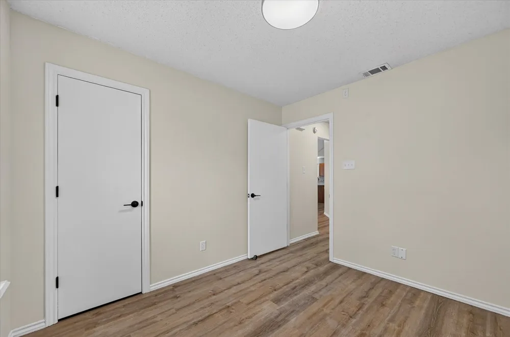 753 Red Oak Drive Lewisville, TX 75067
