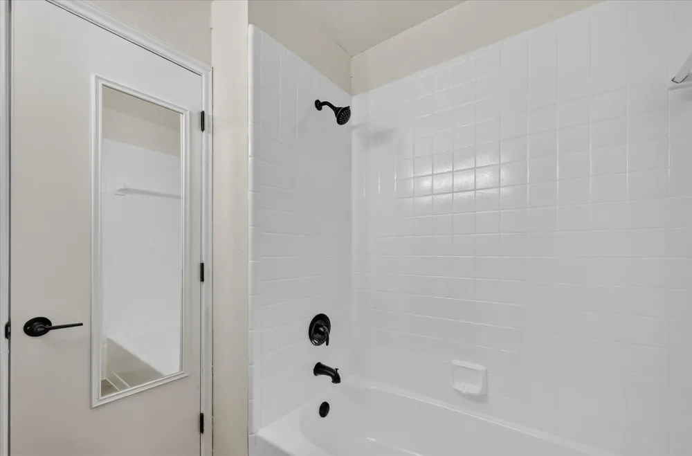 753 Red Oak Drive Lewisville, TX 75067
