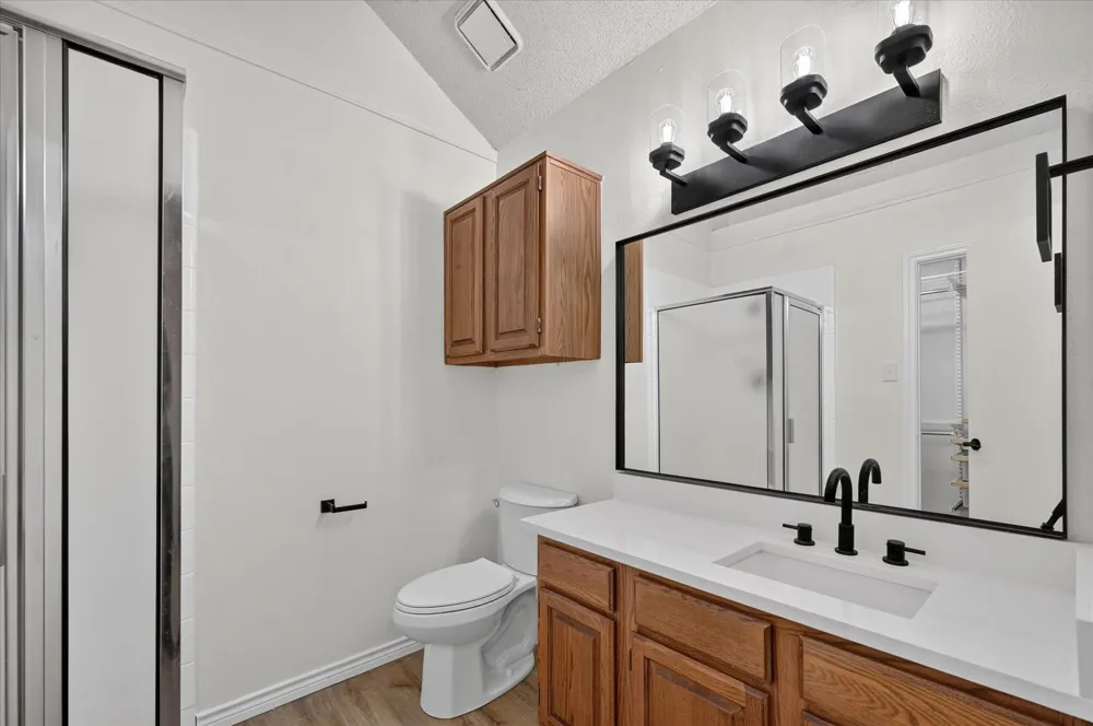 753 Red Oak Drive Lewisville, TX 75067