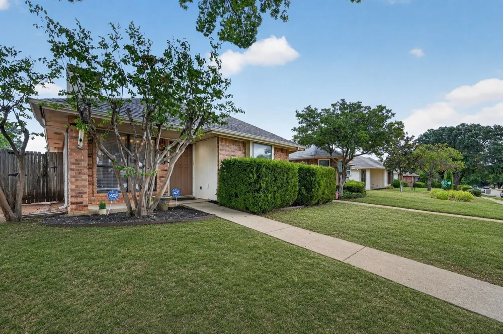 753 Red Oak Drive Lewisville, TX 75067