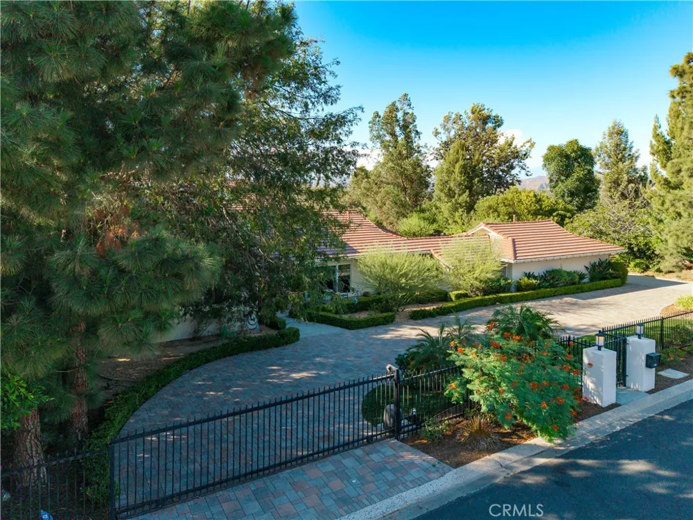 9931 Brier Lane North Tustin, CA 92705