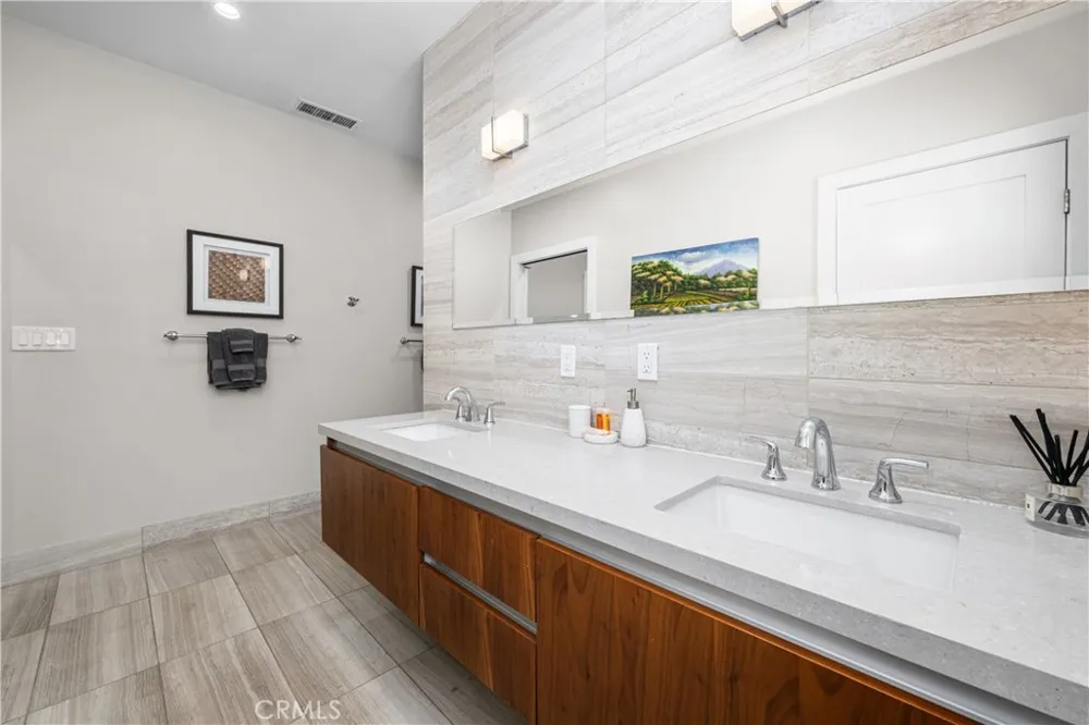 9931 Brier Lane North Tustin, CA 92705