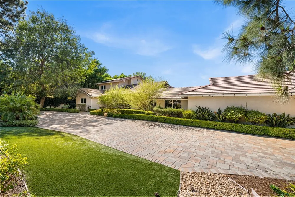 9931 Brier Lane North Tustin, CA 92705