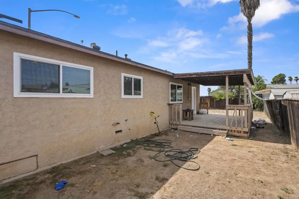 8809 Los Coches Rd Lakeside, CA 92040