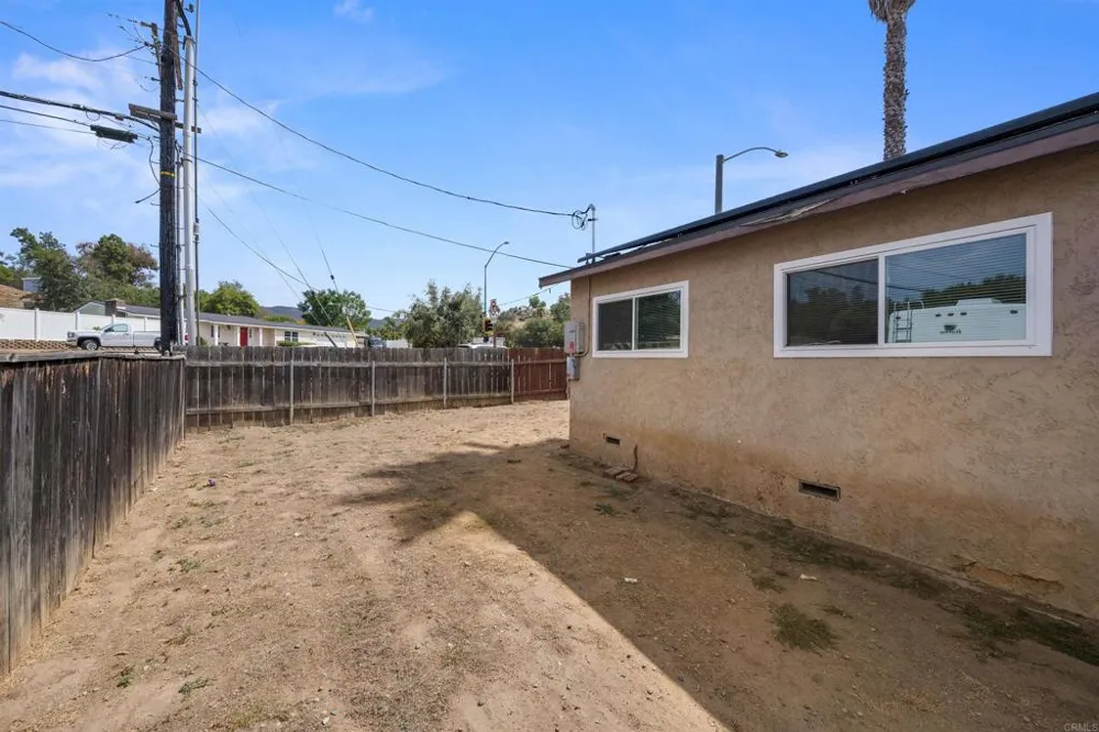 8809 Los Coches Rd Lakeside, CA 92040