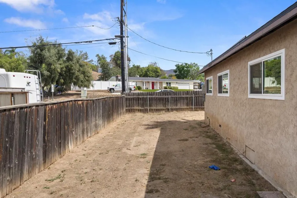 8809 Los Coches Rd Lakeside, CA 92040