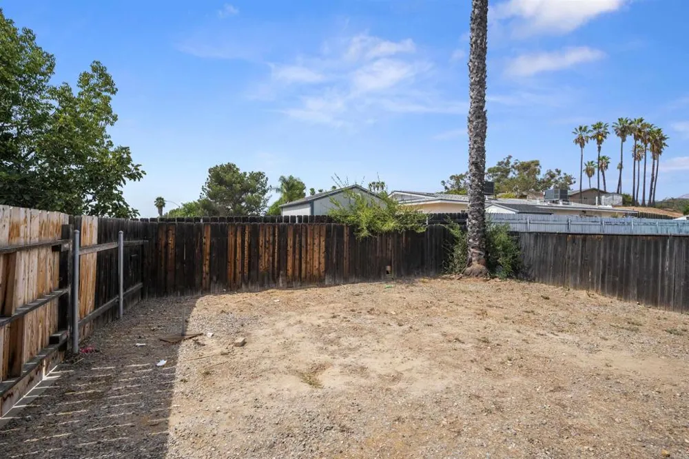 8809 Los Coches Rd Lakeside, CA 92040