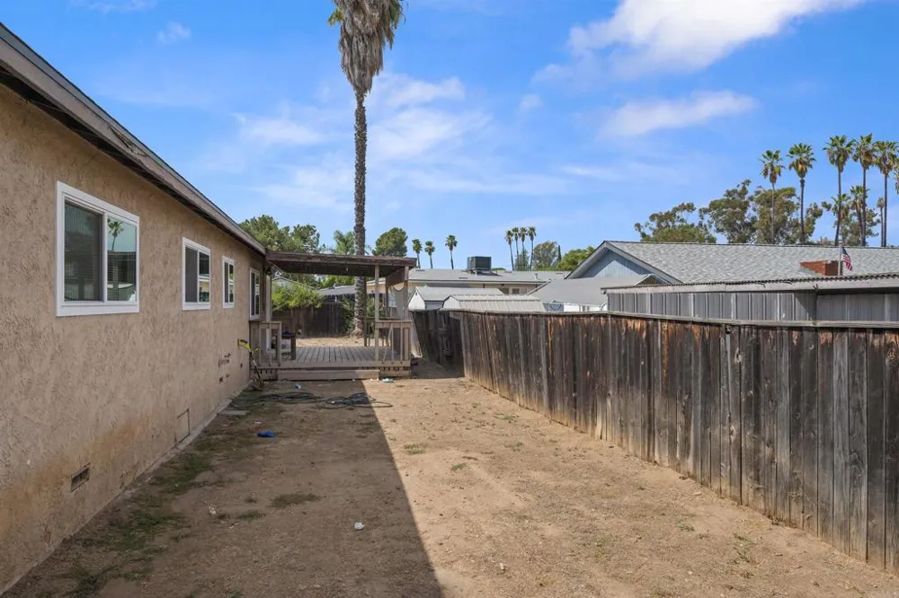 8809 Los Coches Rd Lakeside, CA 92040