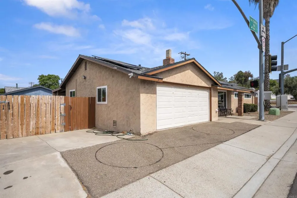 8809 Los Coches Rd Lakeside, CA 92040