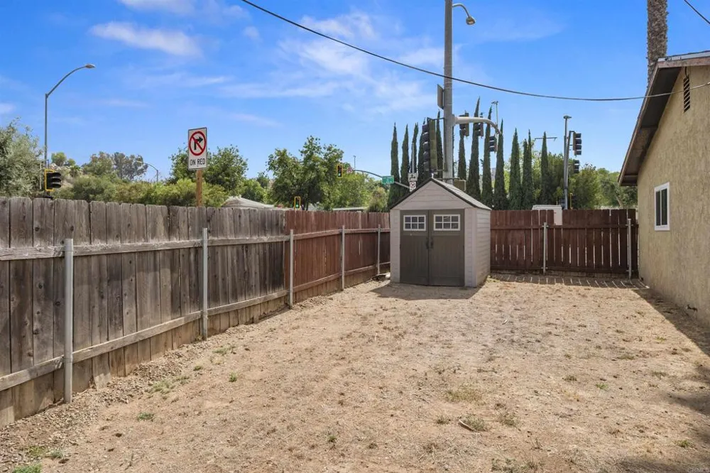 8809 Los Coches Rd Lakeside, CA 92040