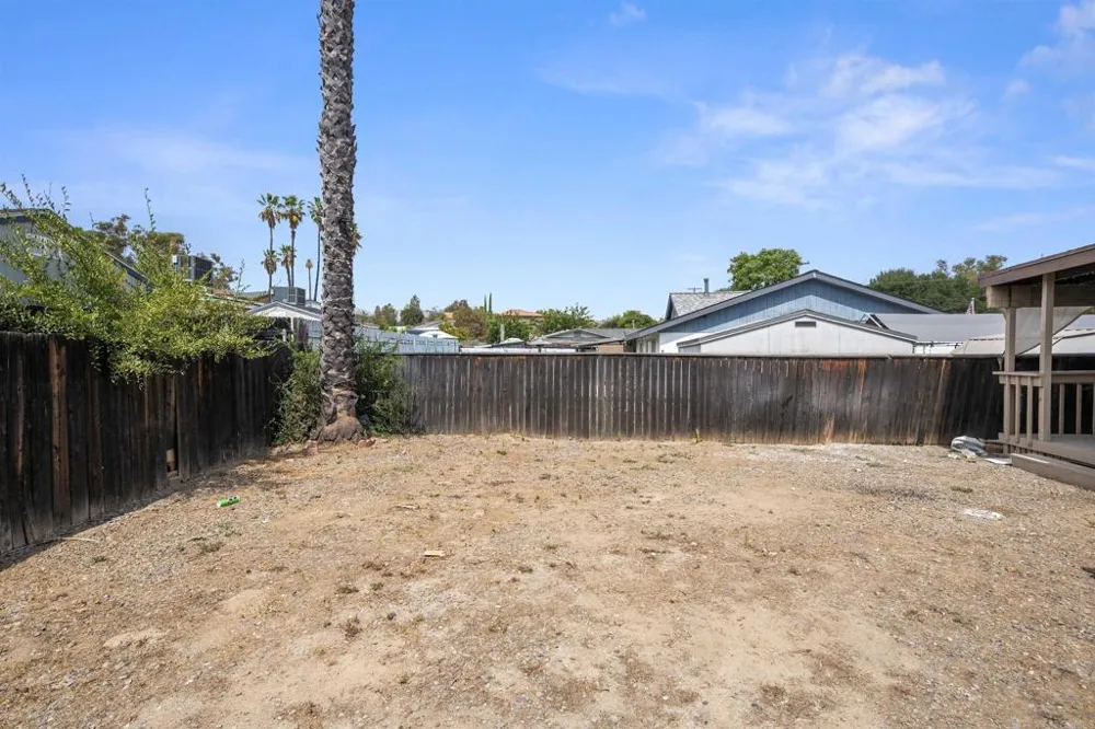8809 Los Coches Rd Lakeside, CA 92040