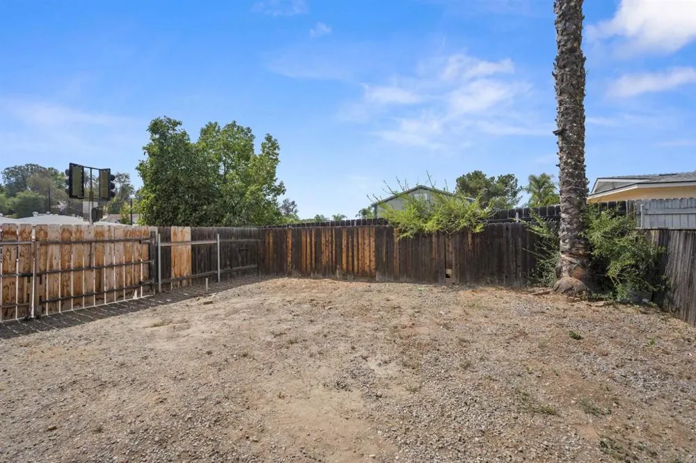 8809 Los Coches Rd Lakeside, CA 92040