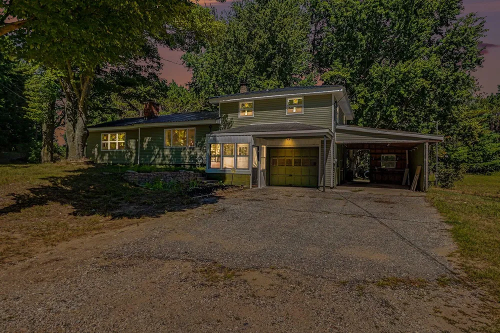 1012 Evergreen Drive White Cloud, MI 49349