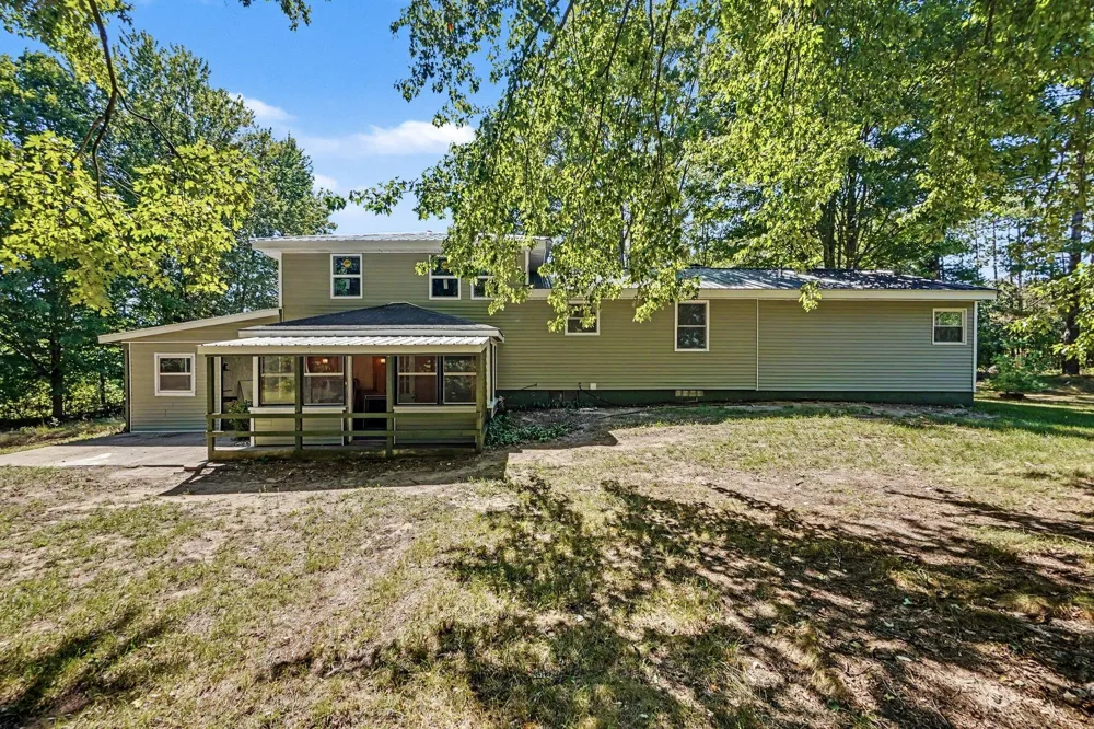 1012 Evergreen Drive White Cloud, MI 49349