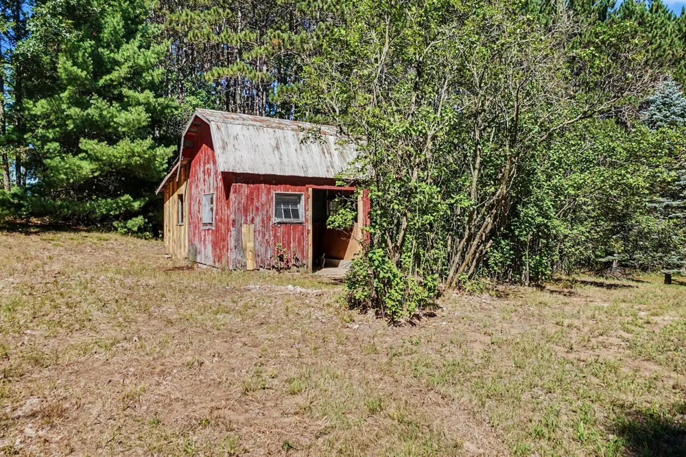 1012 Evergreen Drive White Cloud, MI 49349