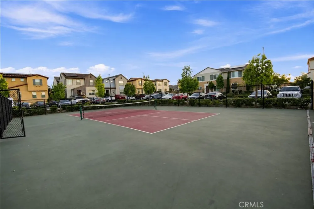 5585 Kate Way #6 Fontana, CA 92336