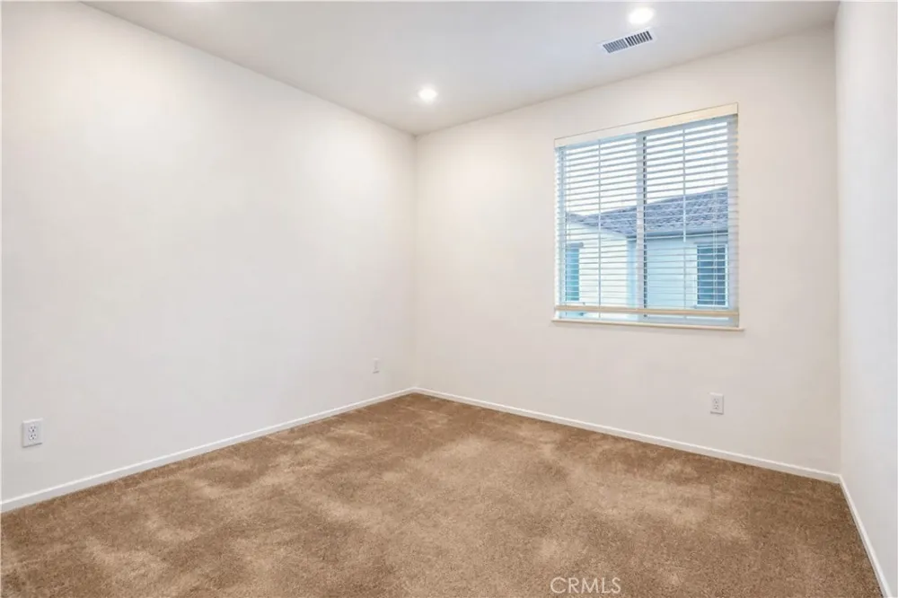 5585 Kate Way #6 Fontana, CA 92336