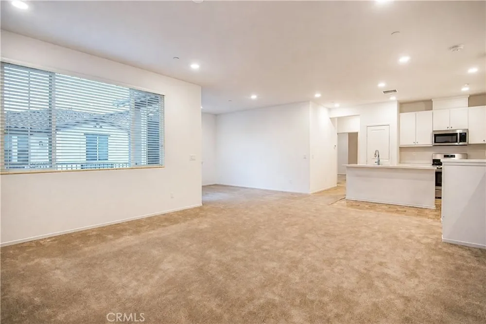 5585 Kate Way #6 Fontana, CA 92336