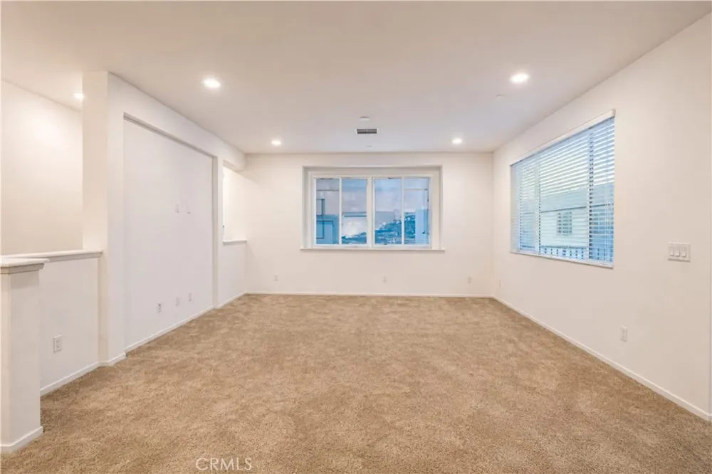 5585 Kate Way #6 Fontana, CA 92336