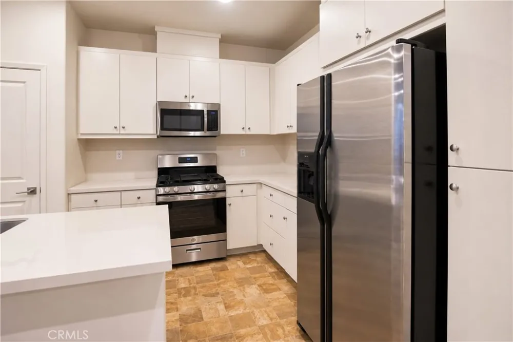 5585 Kate Way #6 Fontana, CA 92336