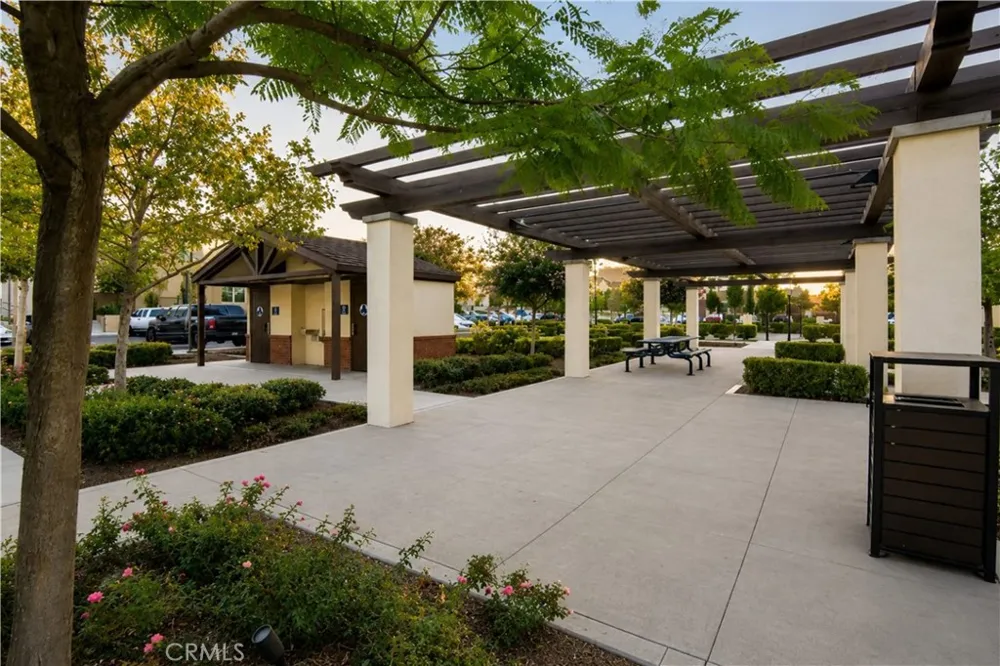5585 Kate Way #6 Fontana, CA 92336