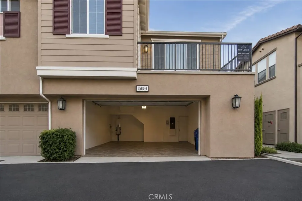 5585 Kate Way #6 Fontana, CA 92336