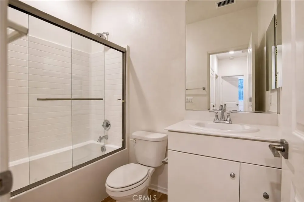 5585 Kate Way #6 Fontana, CA 92336