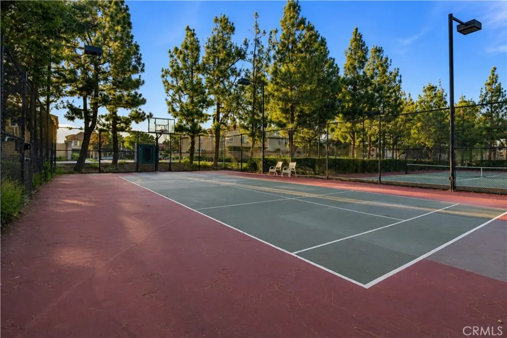 5585 Kate Way #6 Fontana, CA 92336
