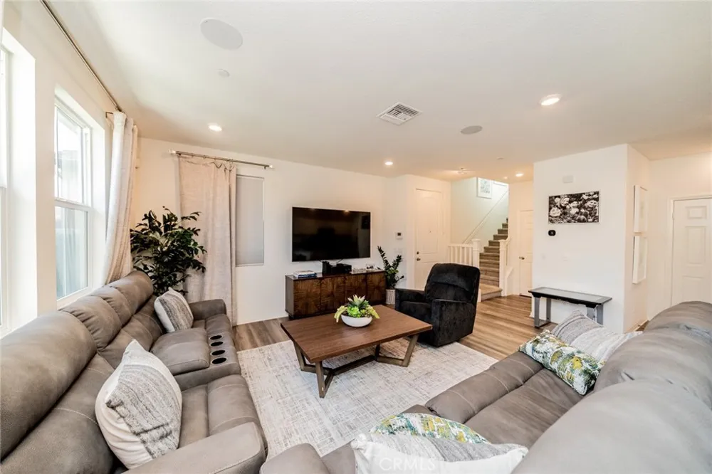 1617 Honeysuckle Place Upland, CA 91784