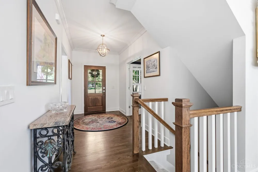 7549 Cooper Road Montgomery, OH 45242