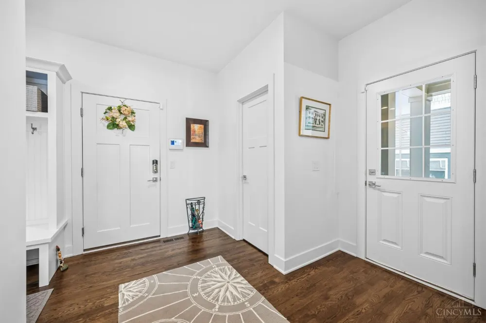 7549 Cooper Road Montgomery, OH 45242