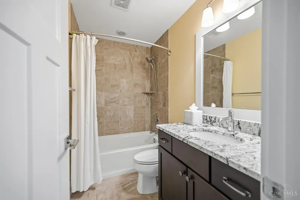 7549 Cooper Road Montgomery, OH 45242