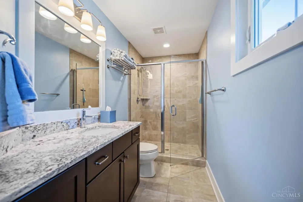 7549 Cooper Road Montgomery, OH 45242