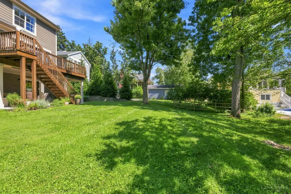 7549 Cooper Road Montgomery, OH 45242