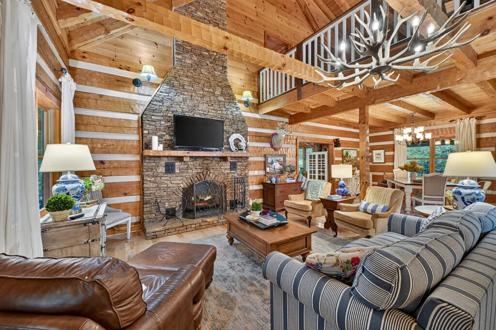 606 Johntown Rd Ellijay, GA 30536