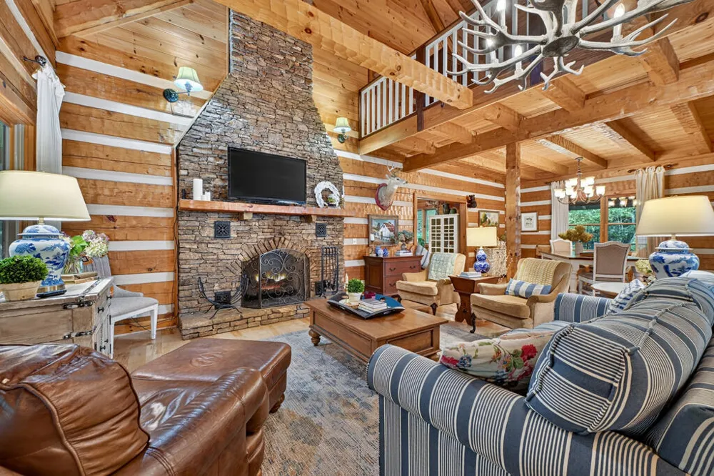 606 Johntown Rd Ellijay, GA 30536